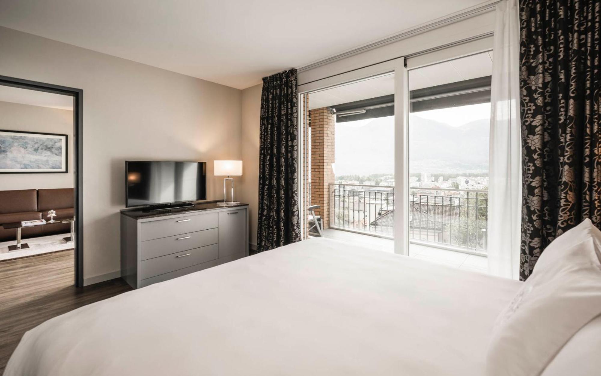 Suite met Balkon en Uitzicht op het Meer